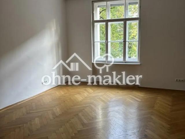 Top Altbau 4,5 Zi WHG in Alt Bogenhausen Nähe Prinzregentenpl Wohnküche, Essbereich und Balkon!