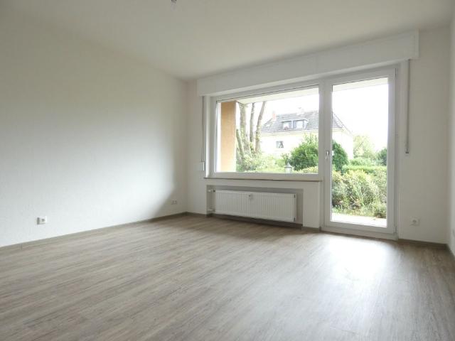 Top aufgeteilte 3 Raum Wohnung mit großer Terrasse – Erstbezug nach Sanierung!