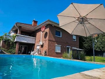 Top Bungalow mit Pool, Klima, PV, Notstrom, Gas, Holzöfen uvm