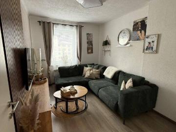 Top Gelegenheit für Jungfamilien! 4 Zimmer Starterwohnung mit Balkon