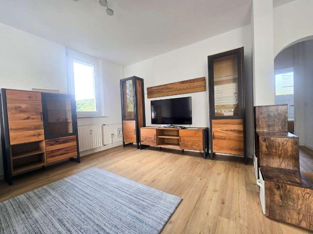 Top gepflegte möblierte 3 Zimmer Wohnung mit Süd Balkon