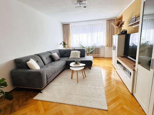 Top gepflegte und vermietete 3 Zimmer Wohnung eine von sechs möglichen Wohneinheiten