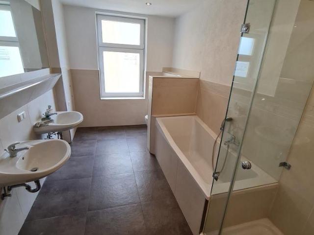 + + Top gepflegte 3,5 Zimmer Wohnung in Zentrumsnähe + +