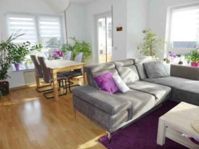 TOP gepflegte 3 Zi. Wohnung in herrlicher Aussichtslage