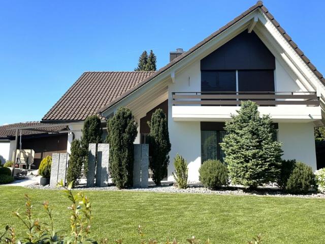 RESERVIERT Top gepflegtes und sehr gut unterhaltenes 5 1/2 Zimmerhaus an zentraler Lage