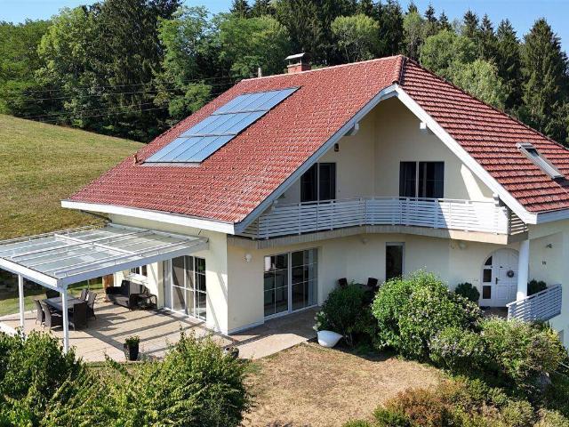 Top gepflegtes Anwesen mit vielen Extras in Ruhe, Aussichtslage mit Ganztagssonne