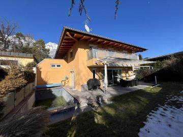 Haus for sale in 6067 - Garten, Parkplatz