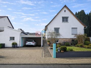Top! Gepflegtes Einfamilienhaus mit großem Garten, Kamin & Nebengebäude