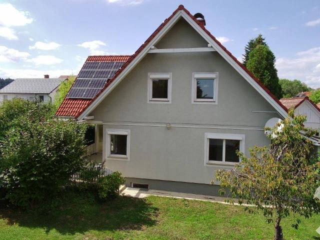 Top gepflegtes, großzügiges Wohnhaus in zentraler Marktlage