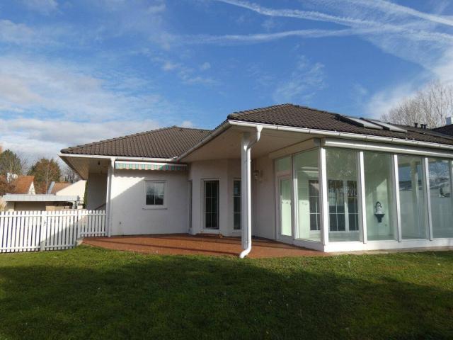 TOP GEPFLEGTER BUNGALOW IN SEENÄHE