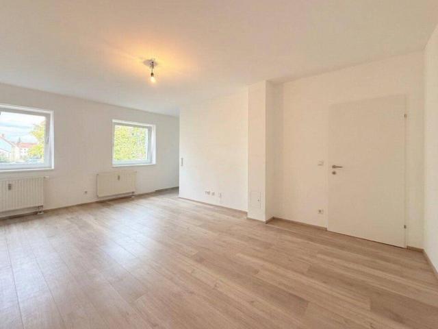 Top geschnittene 1 Zimmer Wohnung mit tollem Bad in Hetzendorf!