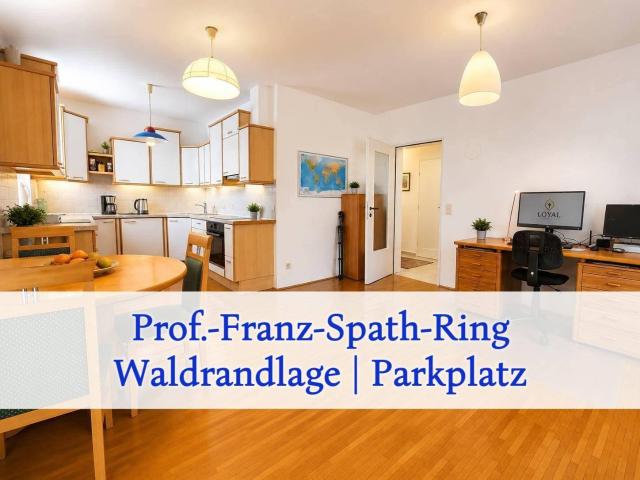 Top Grünlage: Lichtdurchflutete Wohnung mit Balkon und Parkplatz