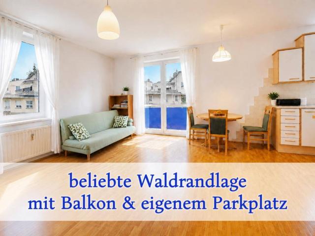 Top Grünlage: Lichtdurchflutete Wohnung mit Balkon und Parkplatz