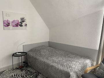 TOP Dachgeschoss Apartment in der Kölner Südstadt – zeitwohnen.de