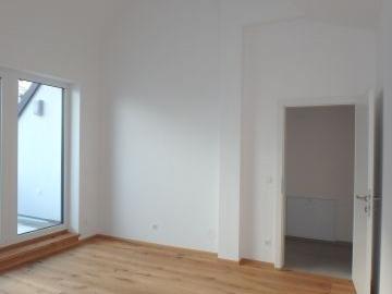 TOP DACHGESCHOSSWOHNUNG MIT TERRASSE