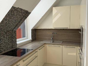 Top DG Wohnung in Mödling, 2 Zimmer, Terrasse, Stadt und Grünblick, inkl. Tiefgarage!