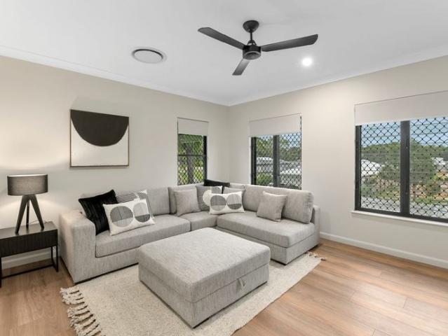 TOP END LUXURY HOME EXECUTIVE LIVING AT ITS BEST