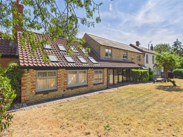 Top End, Pytchley, Kettering. 5 bed detached house to rent £2,750 pcm £635 pw