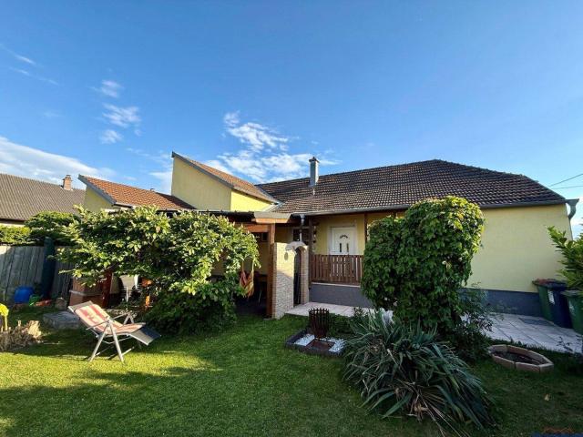Top Einfamilienhaus mit Traumgarten und Terrasse in Deutsch Wagram Kaufpreis: EUR 385.000, !