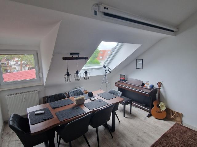 Top equipped and modern top floor flat with air conditioning & home cinema
