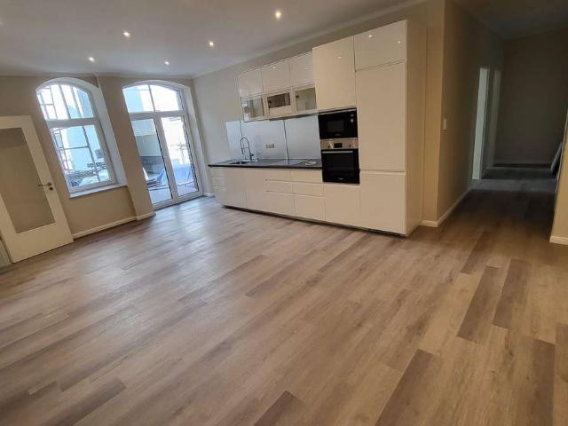 Top Erdgeschoss 5 Zimmer kfW Wohnung mit Küche, Balkon in bester Lage von Wiesbaden Mitte