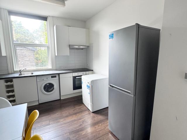 Top Flat, 3 Winstanley Terrace