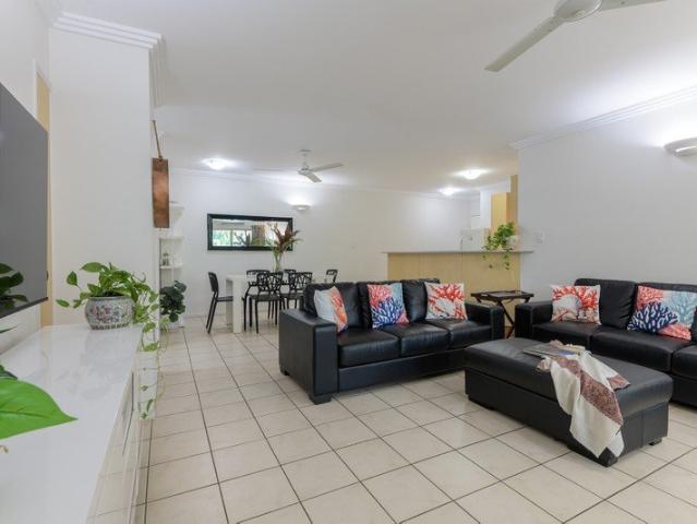 TOP FLOOR 3 BEDROOM APARTMENT | BRAND NEW RESORT POOL