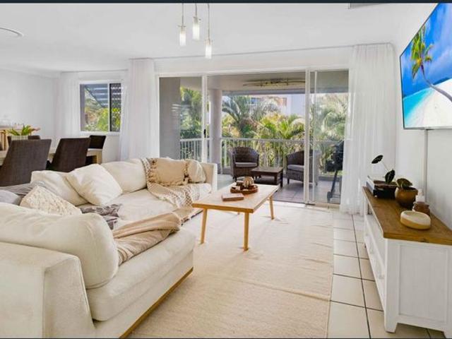Top Floor 3 Bedroom Coastal Apartment