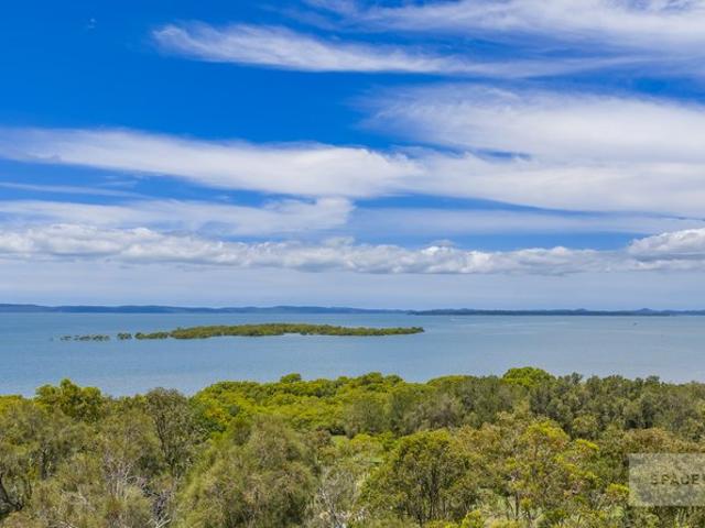 Top floor 3 bedroom with magnificent views over Moreton Bay
