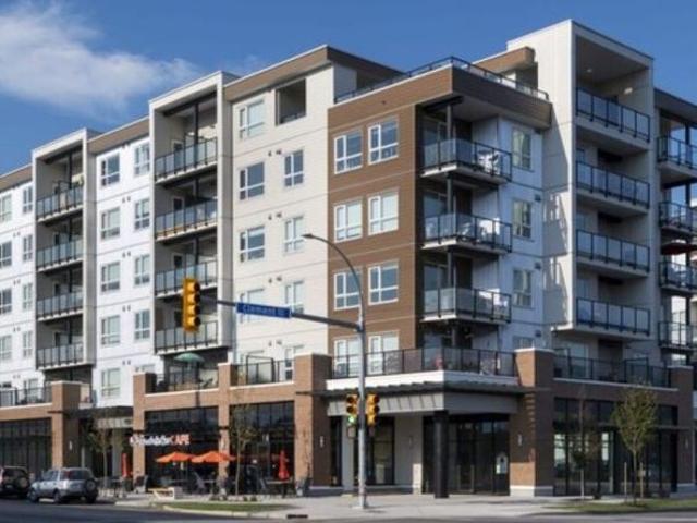 Top Floor 3bed 2bath Condo  Lodges – Available December 1st – 1 615