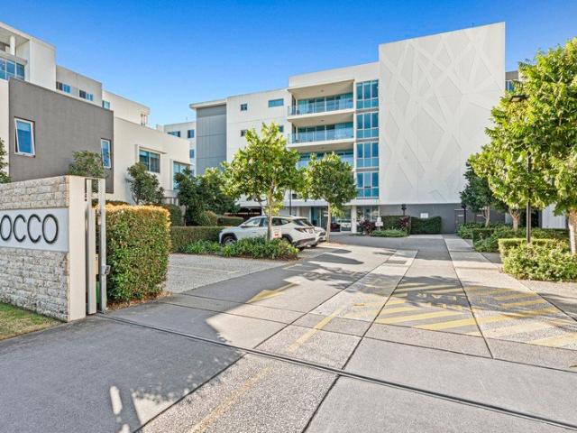 Top Floor 1 Bed plus Study Apartment