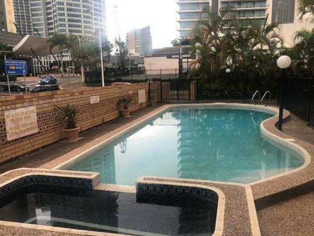 Top Floor 1 Bedroom Apartment with Balcony