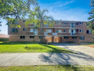 Tuncurry, Crawford River - Balcony, Swimming pool