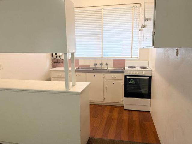 Top floor 2 bedroom apartment