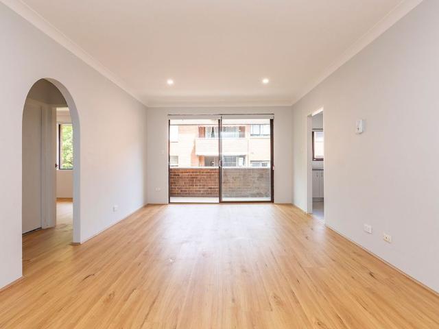 Top Floor 2 Bedroom Apartment