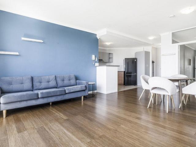 Top Floor 2 Bedroom Apartment in the Heart of East Perth!