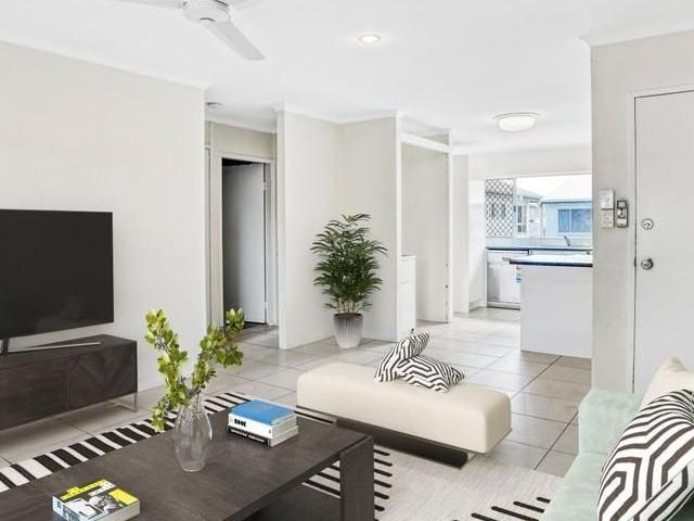 Top Floor 2 bedroom City Fringe Apartment AVAILABLE 26th OF SEPTEMBER 2024