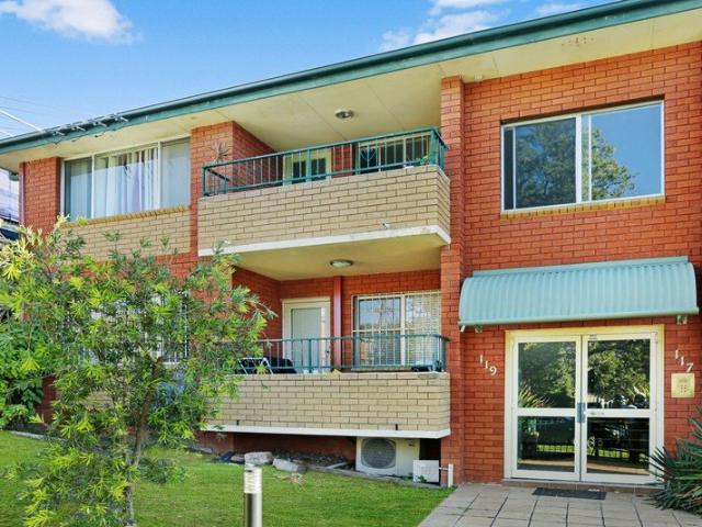 Top floor, 2 bedroom residence with a lock up garage in immaculate complex
