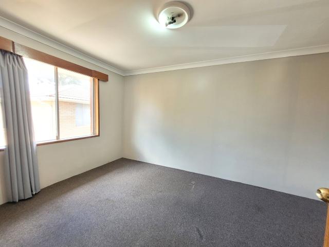 Top floor, 2 bedroom residence in well maintained complex