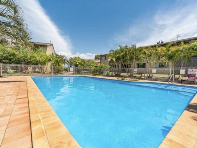 Top Floor 2 Bedroom Unit