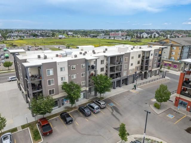 Top Floor 2 bedroom 2 bathroom Airdrie Condo — 2 Bedrooms Condo Unit