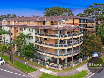 Top Floor 4 Bedroom Penthouse with Parramatta City Skyline Views