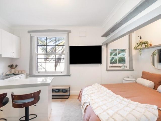 EXCHANGED ! TOP FLOOR COZY and perfectly situated furnished apartment