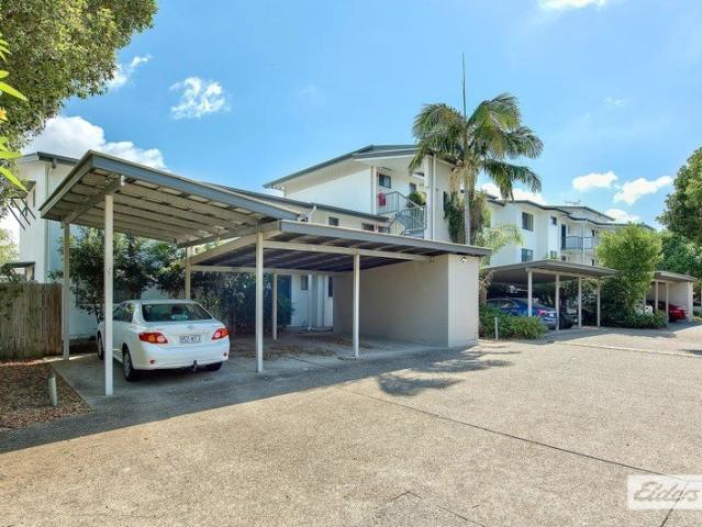 TOP FLOOR COMFORT IN A CONVENIENT LOCATION!