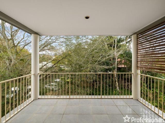 Top Floor Comfort in a Convenient, Leafy Setting