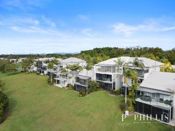 Top floor corner apartment! East facing, great views