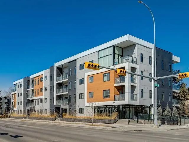 Top Floor Corner Unit 2 Bedroom 2 Bathroom on Trendy 17th Ave SW — 2 Bedrooms Condo Unit