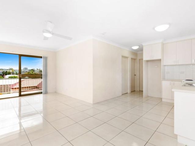 Top Floor City View Two Bedder in Woolloongabba – Pets Considered, Water Included