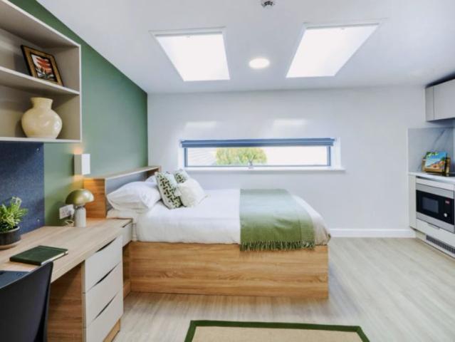 Top Floor Classic Studio