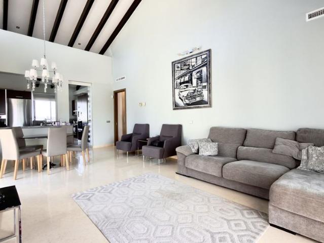 Top Floor Apartment · El Paraiso